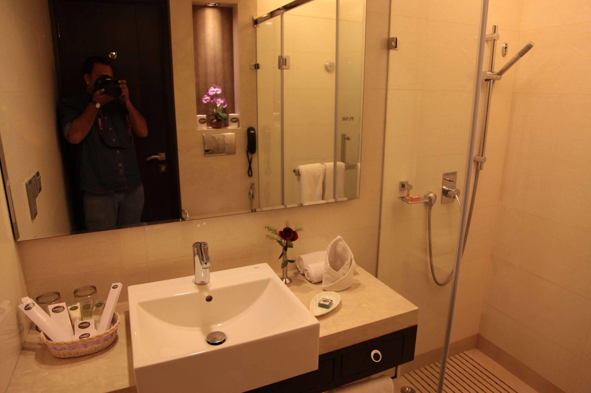 Hotel Florence New Delhi Luaran gambar